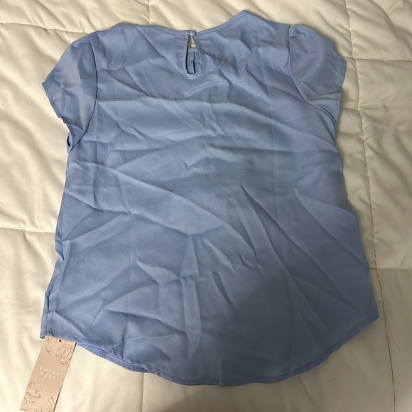 Too small - Picture 2 of 2